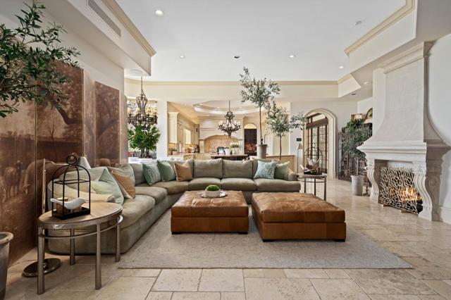 28 Grande View Court, Rancho Mirage CA: https://media.crmls.org/mediaz/99ea6884-ca6a-4344-a1c4-a6d5599ab4b7.jpg
