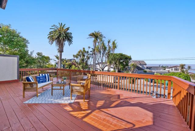 734 Seacliff Drive, Aptos CA: https://media.crmls.org/mediaz/99eaa3db-77d0-49a8-8aa5-522c9a89ee9f.jpg