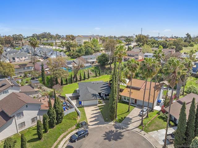 6065 Nancita Ct, San Diego CA: https://media.crmls.org/mediaz/99eac917-0d92-4365-a072-a8a9d65325c6.jpg