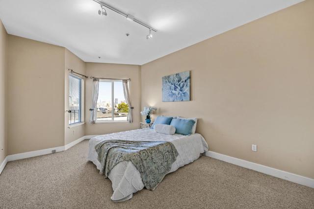 3246 21st Street, San Francisco CA: https://media.crmls.org/mediaz/99ead452-b8aa-4b50-97b8-384df7642677.jpg