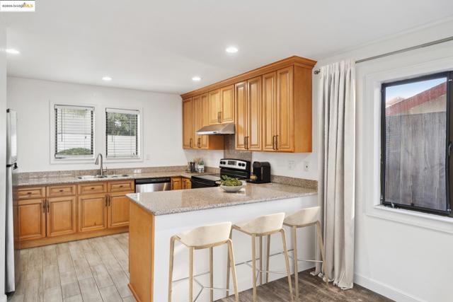 95 Mozden Ln, Pleasant Hill CA: https://media.crmls.org/mediaz/99ebe06d-aae2-4445-9ca2-d7b9df8d5b47.jpg