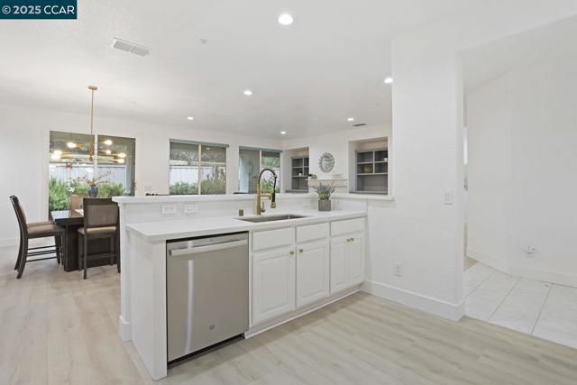 257 Red Mountain Drive, Cloverdale CA: https://media.crmls.org/mediaz/99ec1050-0b29-4d1f-866c-1bfdad6e3379.jpg