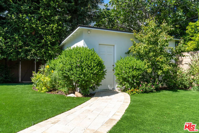 14741 Killion Street, Sherman Oaks CA: https://media.crmls.org/mediaz/99ec52e2-977e-45e4-ac65-2cf940668add.jpg