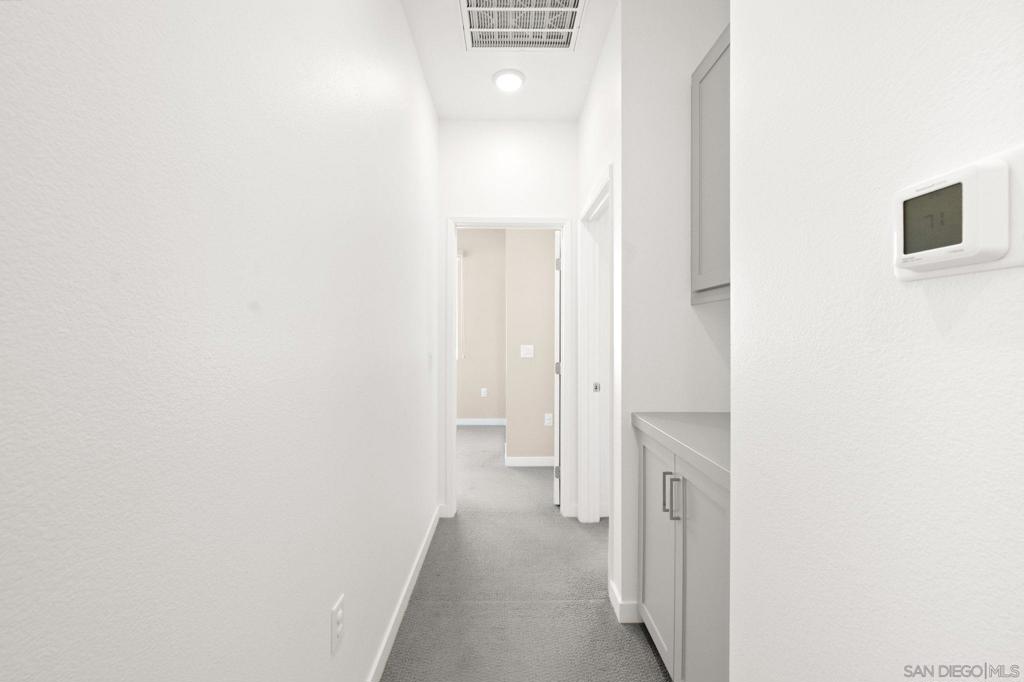 https://media.crmls.org/mediaz/99ecede8-7b1c-466a-a2d3-9865fef1956d.jpg?preset=X-Large