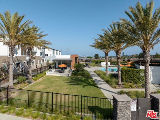 1483 W Vista Way, San Pedro CA: https://media.crmls.org/mediaz/99ed2d57-888b-4f31-bdf5-6e2ad970371b.jpg