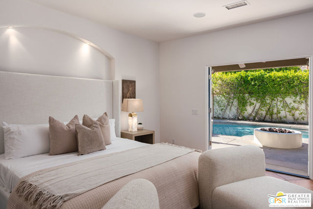 103 W Camino Encanto, Palm Springs, CA 92264