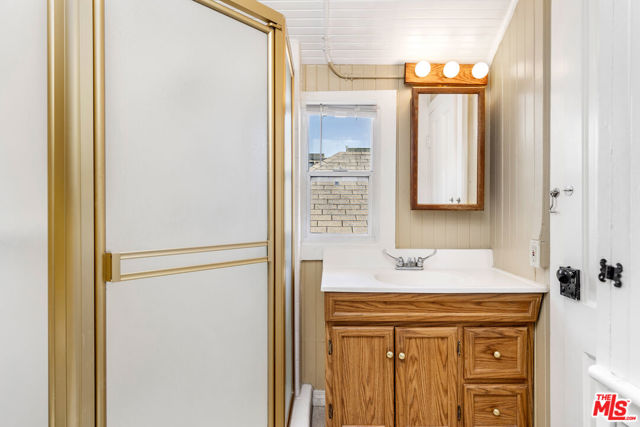 129 Ocean Park Boulevard photo 16