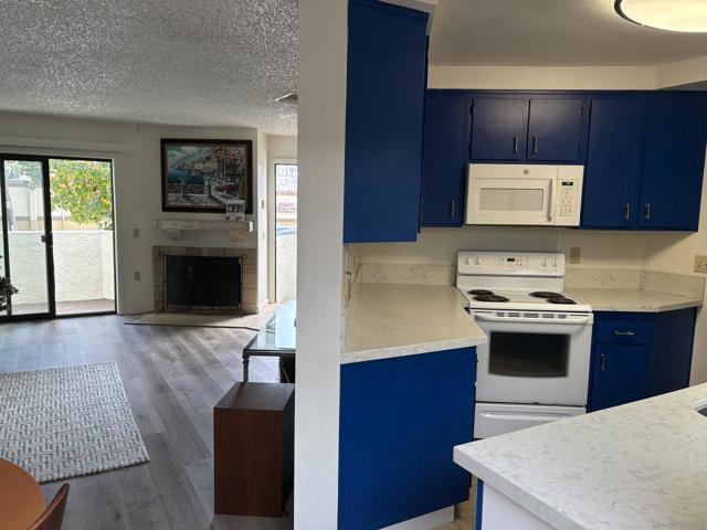 3823 Caminito Litoral, San Diego CA: https://media.crmls.org/mediaz/99ee1acc-c0ff-4cff-9735-d0b04c80070c.jpg