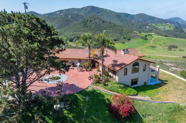 Detail Gallery Image 19 of 35 For 2702 Country Club Dr, Escondido,  CA 92029 - 4 Beds | 3 Baths