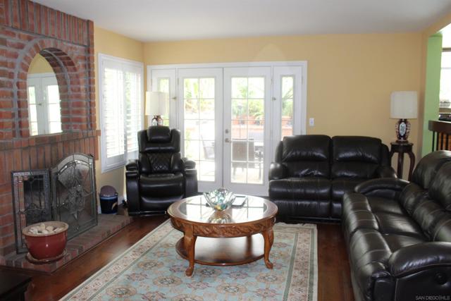 2084 Wind River Road, El Cajon CA: https://media.crmls.org/mediaz/99ee6405-4b1f-4e16-96d9-5e4f7fd9c3e5.jpg