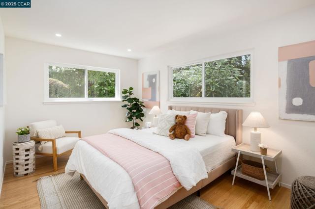3402 Goyak Dr, Lafayette CA: https://media.crmls.org/mediaz/99ee83ed-3bac-43c2-ae23-95f821d1d097.jpg