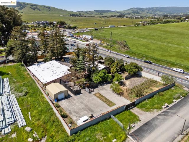 75 Fremont Dr., Sonoma CA: https://media.crmls.org/mediaz/99f0181c-bcf7-438c-96c2-9c42c0f3d723.jpg