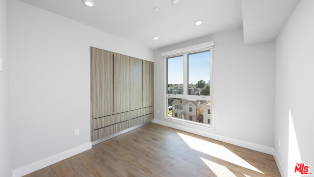 Image 2 for 1070 S Holt Ave #406, Los Angeles, CA 90035