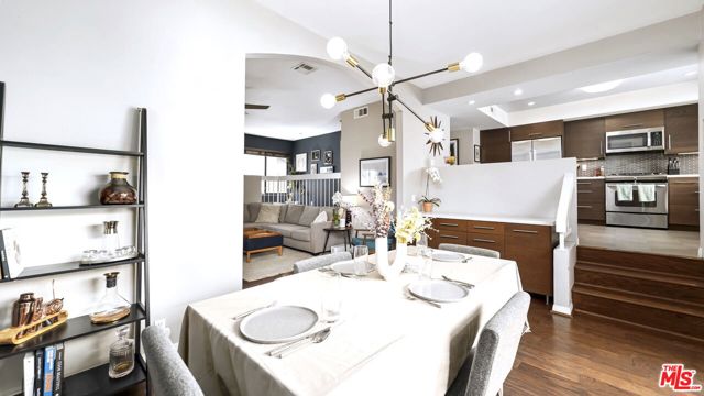 4315 Duquesne Avenue, Culver City CA: https://media.crmls.org/mediaz/99f13574-d787-4fbb-a5c7-fc6ce5bef1a6.jpg