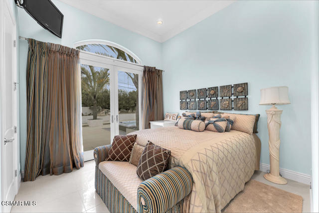 932 Rosario Drive, Thousand Oaks CA: https://media.crmls.org/mediaz/99f17726-b18c-4628-bed5-aea100beeb1b.jpg