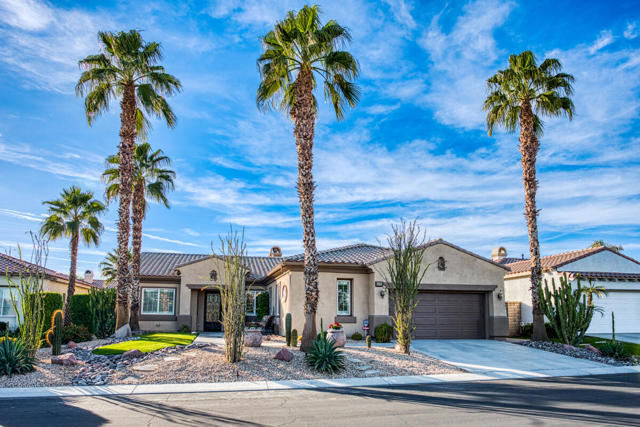 44755 Via Rosa Trail, La Quinta CA: https://media.crmls.org/mediaz/99f22d65-10cc-4b64-84ec-1263700a68eb.jpg