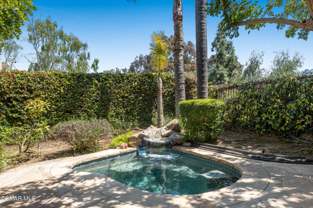 4126 Sterlingview Drive, Moorpark CA: https://media.crmls.org/mediaz/99f47428-288e-45e2-a50d-875708646255.jpg