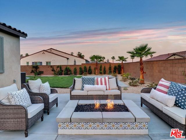 81921 Fiori Del Deserto Drive, La Quinta CA: https://media.crmls.org/mediaz/99f47d80-2e0b-4786-b522-0e0da98f9513.jpg