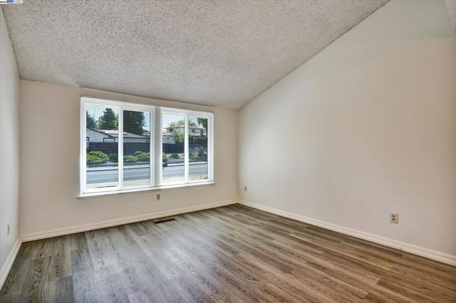 3432 Barmouth Dr, Antioch CA: https://media.crmls.org/mediaz/99f4875a-689c-499e-adc4-676b8d6e8ce7.jpg