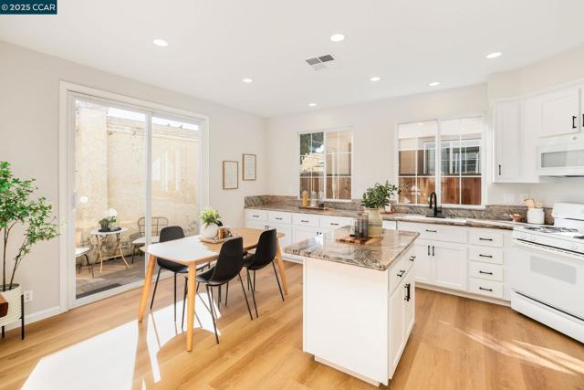343 Accolade Drive, San Leandro CA: https://media.crmls.org/mediaz/99f52ff2-33ef-4c1f-a48f-1a7084997757.jpg