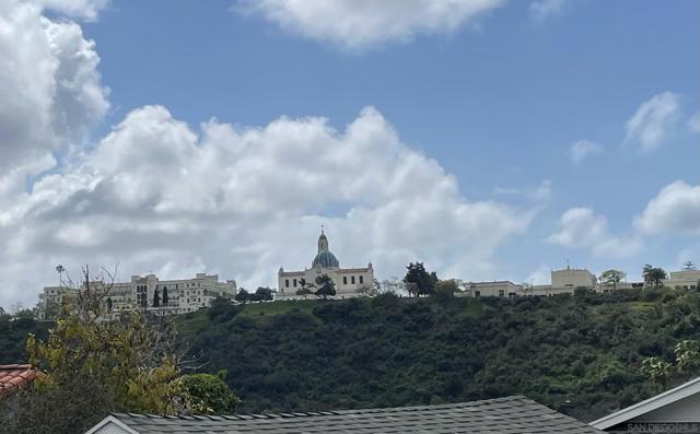 1945 Goldboro Street, San Diego CA: https://media.crmls.org/mediaz/99f590e1-b753-4f92-ad79-a447ace017f2.jpg