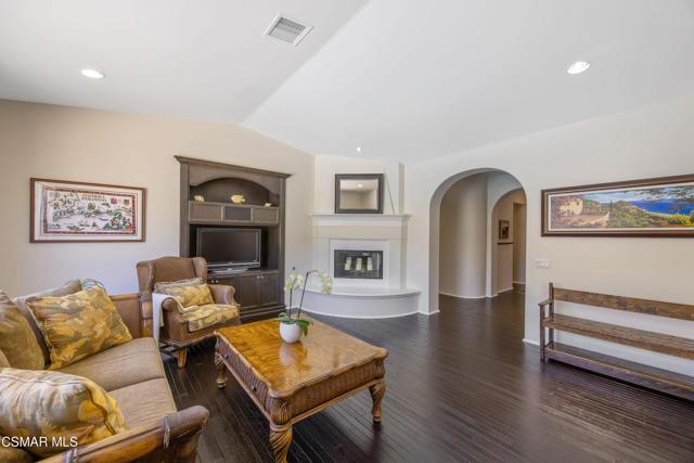5309 Via Rincon, Newbury Park CA: https://media.crmls.org/mediaz/99f5c74f-741a-4b43-8dbd-0e0cd7e14a12.jpg