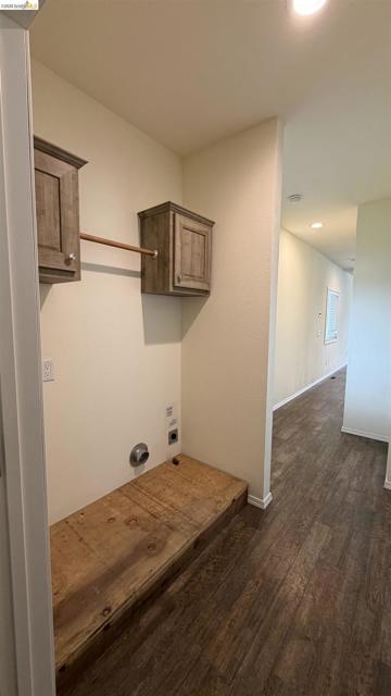 4449 S Carpenter RD, Modesto CA: https://media.crmls.org/mediaz/99f5dc75-c4dd-4bea-a0f0-66d4632caa02.jpg