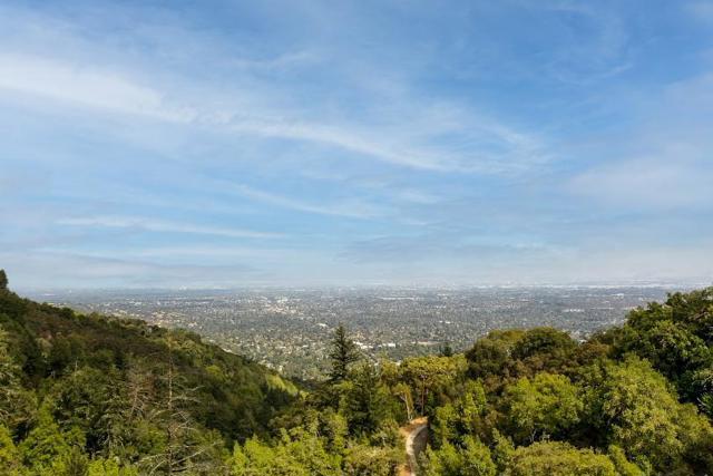 15910 Wildcat Ridge, Saratoga CA: https://media.crmls.org/mediaz/99f62199-bfef-445f-b434-716862f6dc1b.jpg