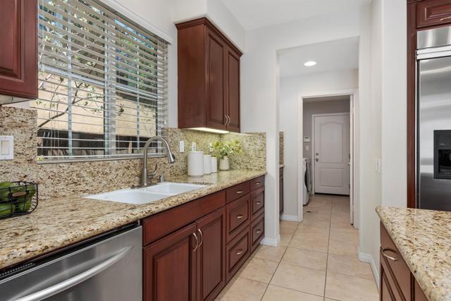 2258 Aventurine Place, Carlsbad CA: https://media.crmls.org/mediaz/99f62c84-9cbb-45fb-a52d-58489a752cdf.jpg