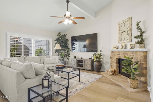 Detail Gallery Image 12 of 38 For 2036 Birchdale Ct, Thousand Oaks,  CA 91362 - 2 Beds | 2 Baths