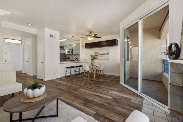 6161 Calle Mariselda, San Diego CA: https://media.crmls.org/mediaz/99f68724-b36a-4c06-a4bf-cdb3bb3defa5.jpg