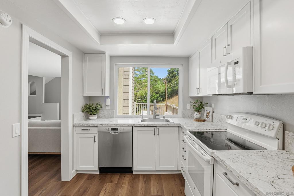 3793 Balboa Ter - photo 8