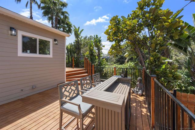 3675 Herbert St, San Diego CA: https://media.crmls.org/mediaz/99f831de-1d68-4572-9d7e-d5cc92d95db7.jpg
