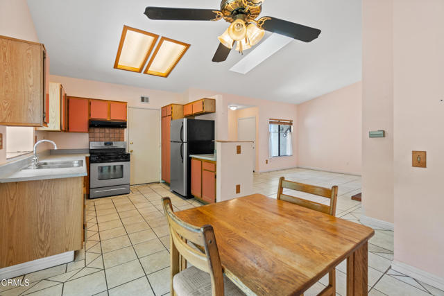 447 Ute Lane, Ventura CA: https://media.crmls.org/mediaz/99f8b82d-a014-4ee7-a621-06a7f6c1ac17.jpg