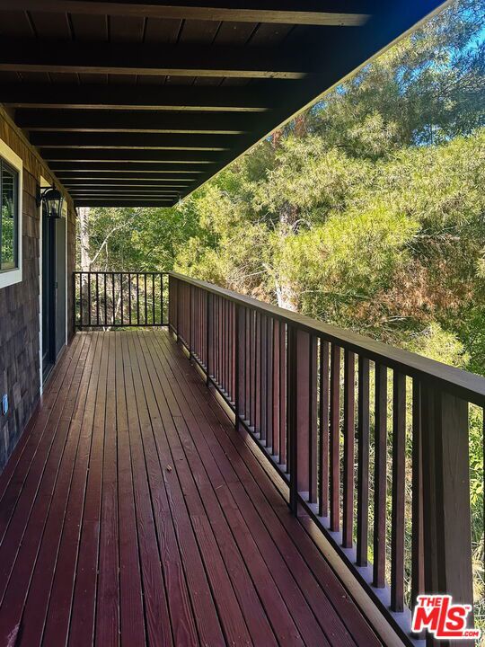 2344 Sunset Heights Drive, Los Angeles CA: https://media.crmls.org/mediaz/99f96921-61f7-4c5e-a015-517f241297cb.jpg