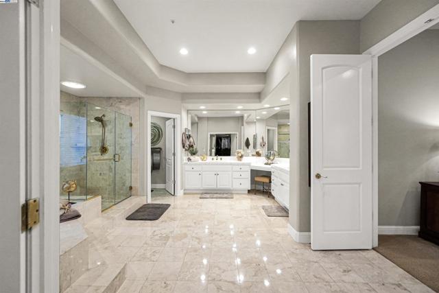964 Piemonte Dr, Pleasanton CA: https://media.crmls.org/mediaz/99fab494-f9ed-4c34-b094-97cfd3f1af9a.jpg