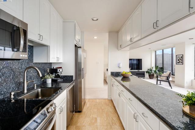Image 13 of 39 For 565 Bellevue  1903