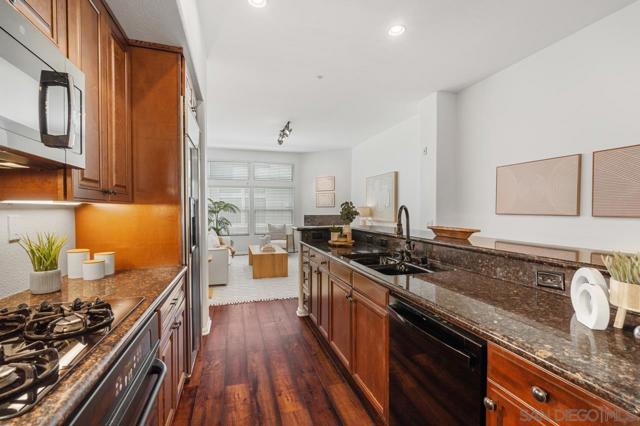 4880 Paramount Dr, San Diego CA: https://media.crmls.org/mediaz/99fbc1bd-0b2b-458f-96f5-152d5a2bb17a.jpg