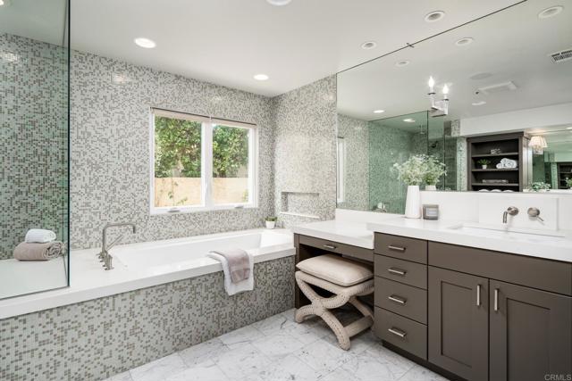 14730 Caminito Porta Delgada, Del Mar CA: https://media.crmls.org/mediaz/99fdbe33-c82f-408d-98fe-9bcfb92442e5.jpg