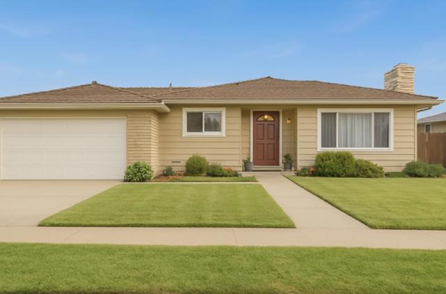 528 La Mesa Drive, Salinas CA: https://media.crmls.org/mediaz/99fdcf7d-b9ae-47a5-983c-c8f251e38953.jpg