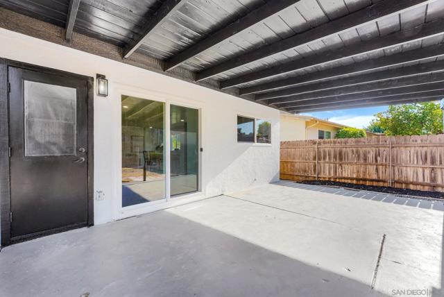 9058 Inverness Rd, Santee CA: https://media.crmls.org/mediaz/99fe4077-3f73-4639-99e5-02b2fc8f401a.jpg