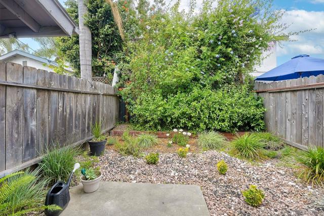 3436 Thunder Dr, Oceanside CA: https://media.crmls.org/mediaz/99fedfa1-2783-4c10-8d43-0677d5660f03.jpg