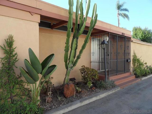 1631 Cypress Ave, San Diego CA: https://media.crmls.org/mediaz/99ff0c1f-0339-4527-ba3c-cefb0e857231.jpg