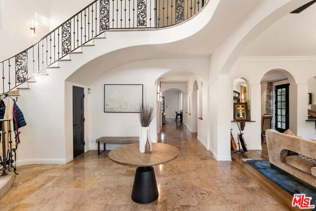 327 22nd Street, Santa Monica CA: https://media.crmls.org/mediaz/99ff63a0-755e-4cfa-8b43-7b98cda4a954.jpg