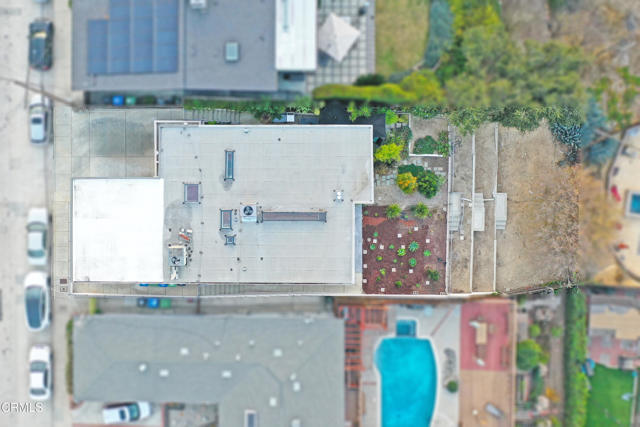 1325 Linda Rosa Avenue, Los Angeles CA: https://media.crmls.org/mediaz/99ff6ec3-4308-4d6e-9aea-8d9ceee6d59b.jpg