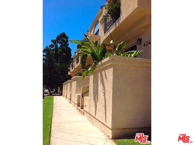 Photo of 4349 CAHUENGA #105, Toluca Lake, CA 91602