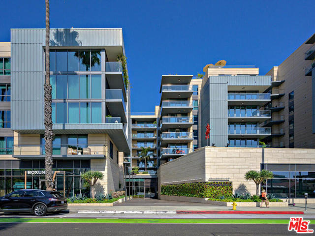 1755 Ocean Avenue 310 Santa Monica, California This luxurious residence is in a prime corner location in The Seychelle, Santa Monica's premier full service building across from the beach and Pacific Ocean that feels like you are living in a 5 Star hotel. This unit features an open floor plan with high ceilings providing great natural light, ocean views and breezes from the spacious front-facing terrace spanning the living room and master bedroom. The beautifully designed interior includes a gourmet eat-in kitchen with quartzite counters and Thermador appliances. The master bedroom offers a large walk-in closet with built ins and a fabulous master bath w marble floors and counters. Luxury amenities include 24-hour concierge, state of the art fitness/yoga center, spectacular sundeck, rooftop pool & spa with cabanas, outdoor BBQ's, lounge and panoramic views of the ocean and downtown Santa Monica. Easy walking distance to Main Street & Third Street Promenade, parks and night life, offering the quintessential California lifestyle.