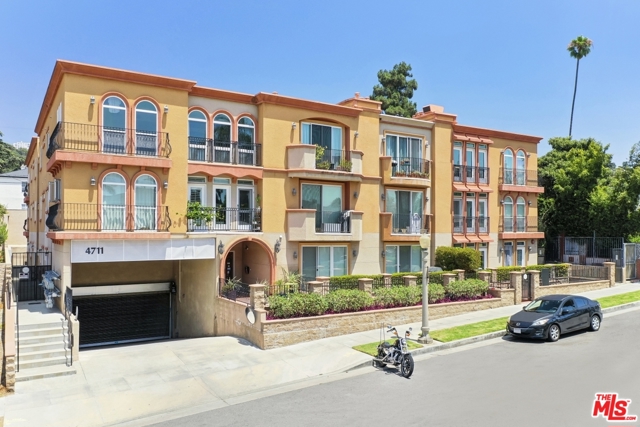 4711 Ambrose Ave #201, Los Angeles, CA 90027