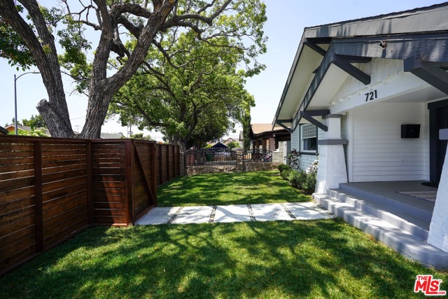 Image 2 for 721 W 49th Pl, Los Angeles, CA 90037