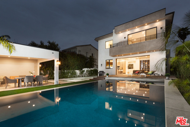 6347 Maryland Drive Los Angeles, California This is a 2017 construction, 3,800 sqf house with 4 spacious bedrooms and 4 1/2 Bathrooms, Pool, Jacuzzi... Boasting a large open floor plan allowing for great entertaining and gathering space while comfortably designed for Southern California indoor/outdoor living.Gorgeous 4 bedroom,4 bath Villa on 6,500 square foot lot and 3,800 square feet of living space with airy high ceilings in a beautiful neighborhood. A beautiful fully stocked chefs kosher kitchen with an open floor plan makes it a wonderful gathering place.Smart TVs with cable and Apple TV, baby and child friendly, property including a safe in the master bedroom. Outside area has an amazing casita lounge space, heated swimming pool. In this one of a kind location, you can walk to: The Grove, Joanns on 3rd, and many more restaurants, shops, theaters and malls.